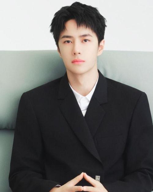 娱乐吃瓜君顶流男星,揭秘顶流男星背后的故事